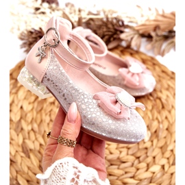 Apawwa Children's ballerina shoes with a pink bow 1