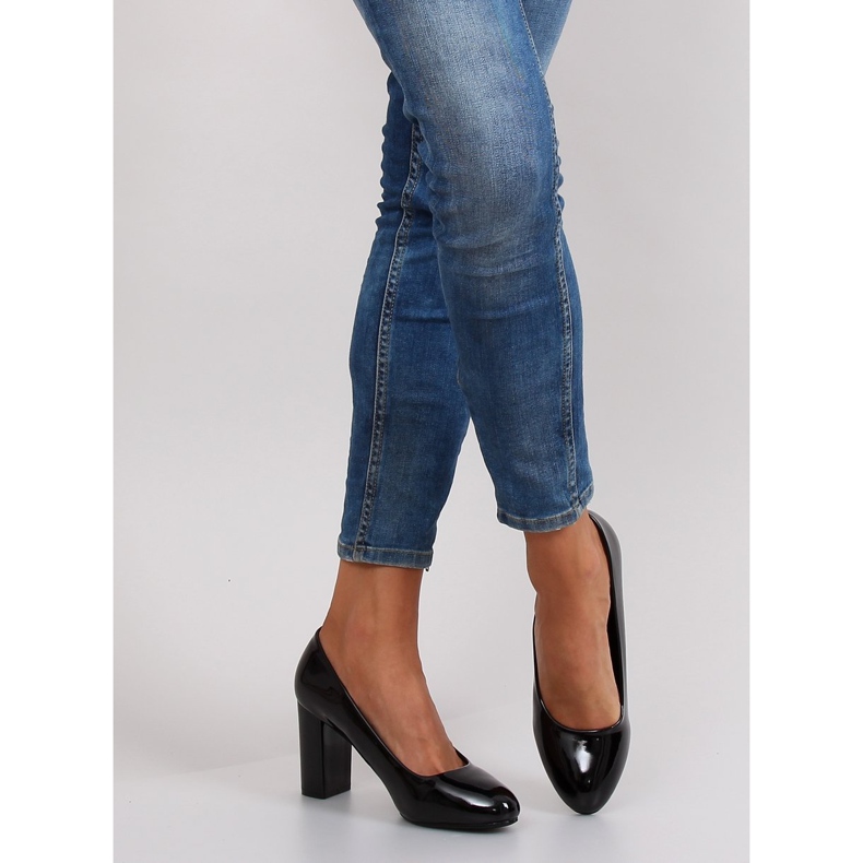 Lacquered pumps wide heel m263p Black 1