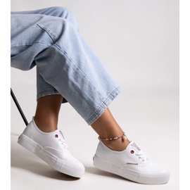 White women's sneakers with a thick sole, Cross Jeans 1