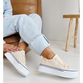 Light beige sneakers with a thick Bahira sole 1