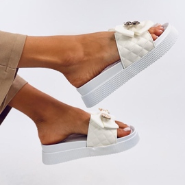 Brandis White golden teddy bear flip flops 1