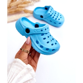 Light blue foam flip flops 3