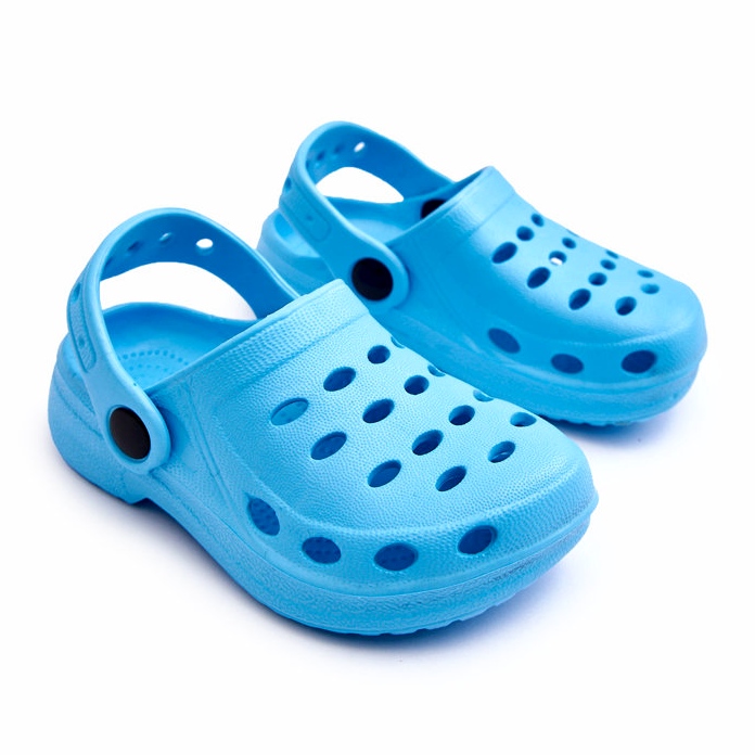 Light blue foam flip flops 1