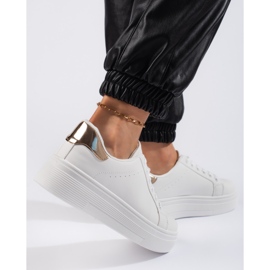 White women's sports shoes 2