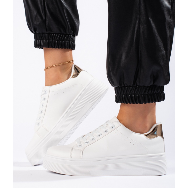 White women's sports shoes 1