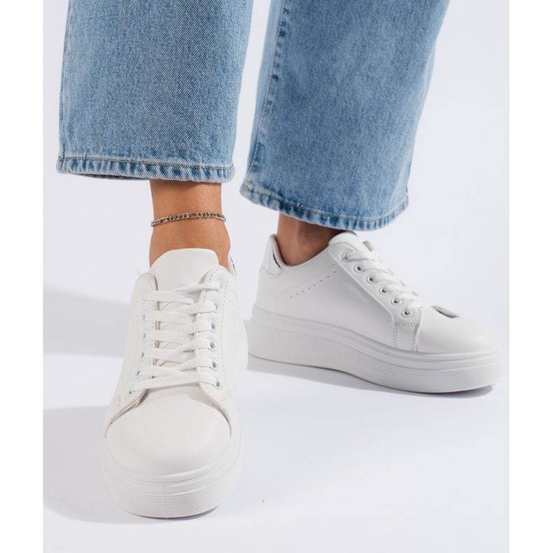 White women's sports shoes 2