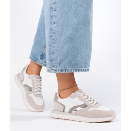 Women's white sports shoes 1 Women's white sports shoes 1