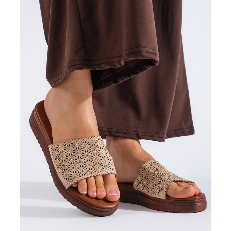 Beige women's platform slides 1