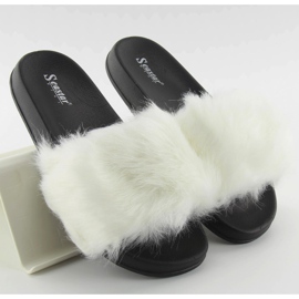 Slippers with fur dd69p white 1