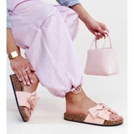 Pink flip-flops with a cork sole and a Petresa bow 1