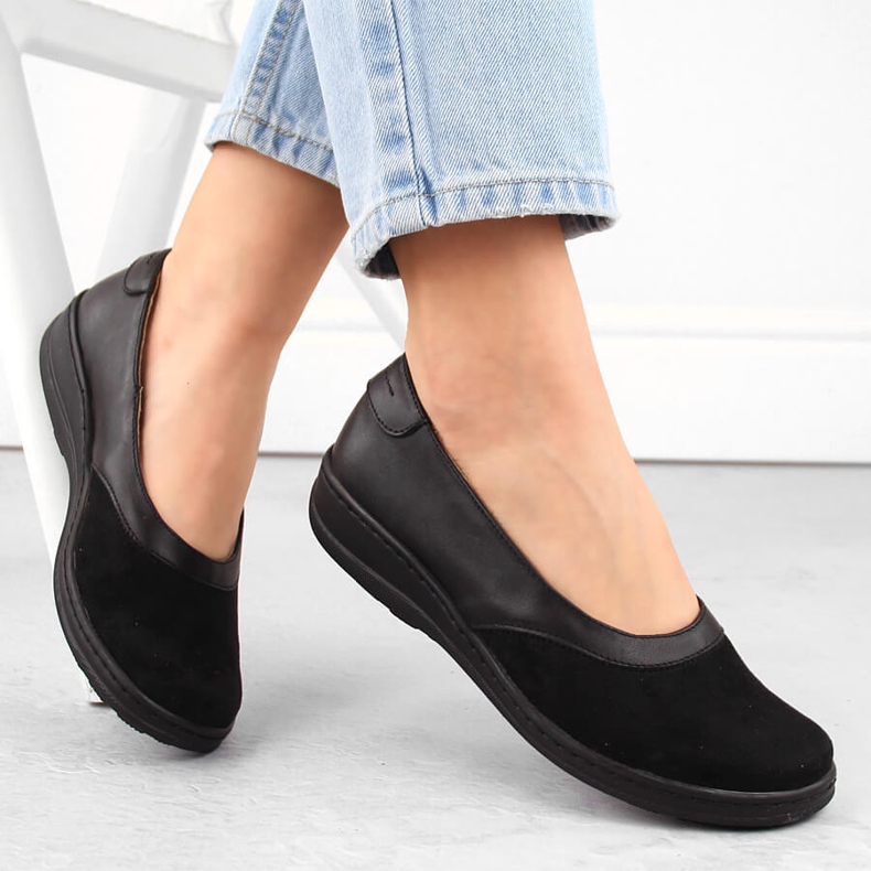 Comfortable women's leather slip-on shoes, black Helios 426.0001.011 1