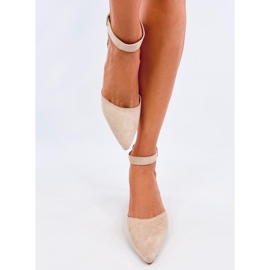 Dacrem Beige low-heeled pumps 1
