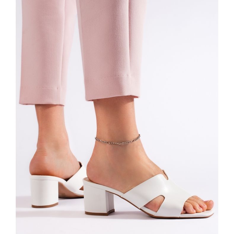 White women's high-heeled flip-flops 2