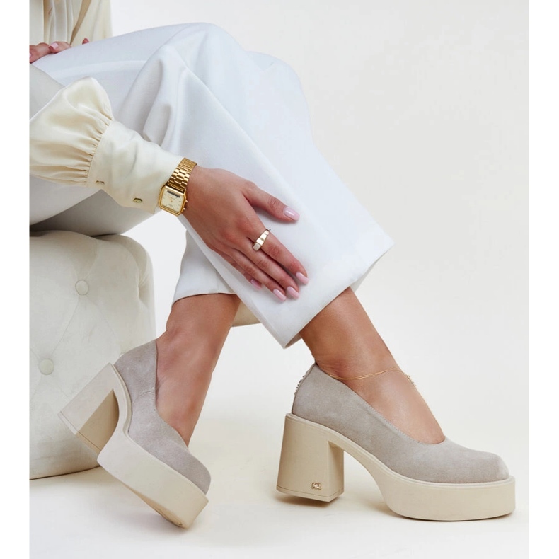 Beige leather high-heeled pumps by Karino 2 Beige leather high-heeled pumps by Karino 2