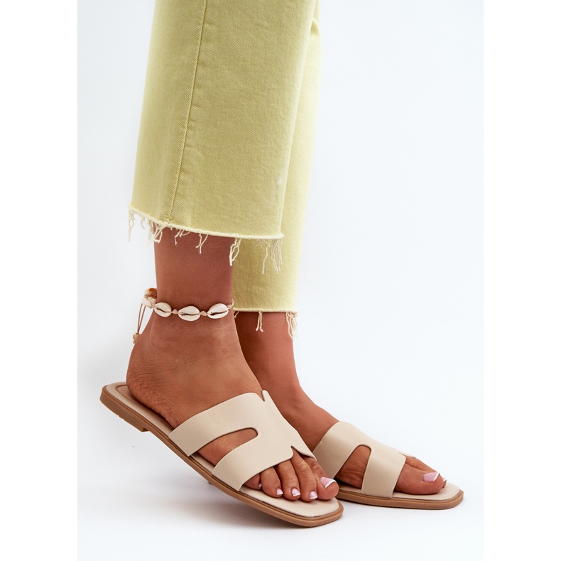 Women's Flat Flip-Flops With Cutouts Beige Fiviama 2 Women's Flat Flip-Flops With Cutouts Beige Fiviama 2