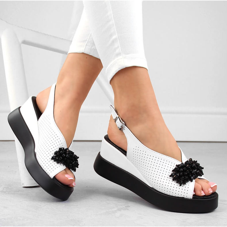 Women's leather wedge sandals with beads, white Filippo DS6076 1 Women's leather wedge sandals with beads, white Filippo DS6076 1