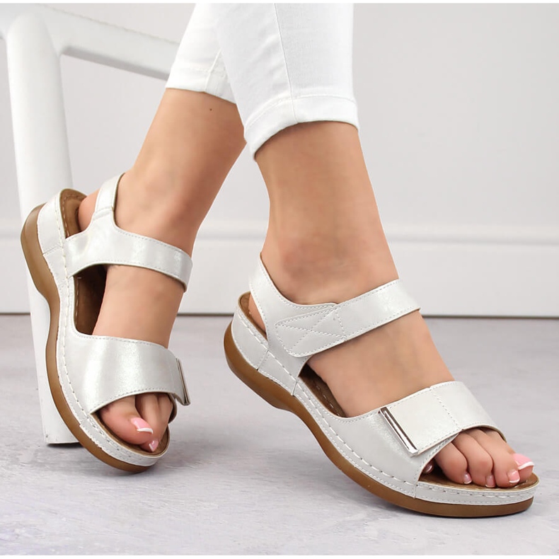 Women's comfortable silver sandals with Velcro, eVento 0146 1