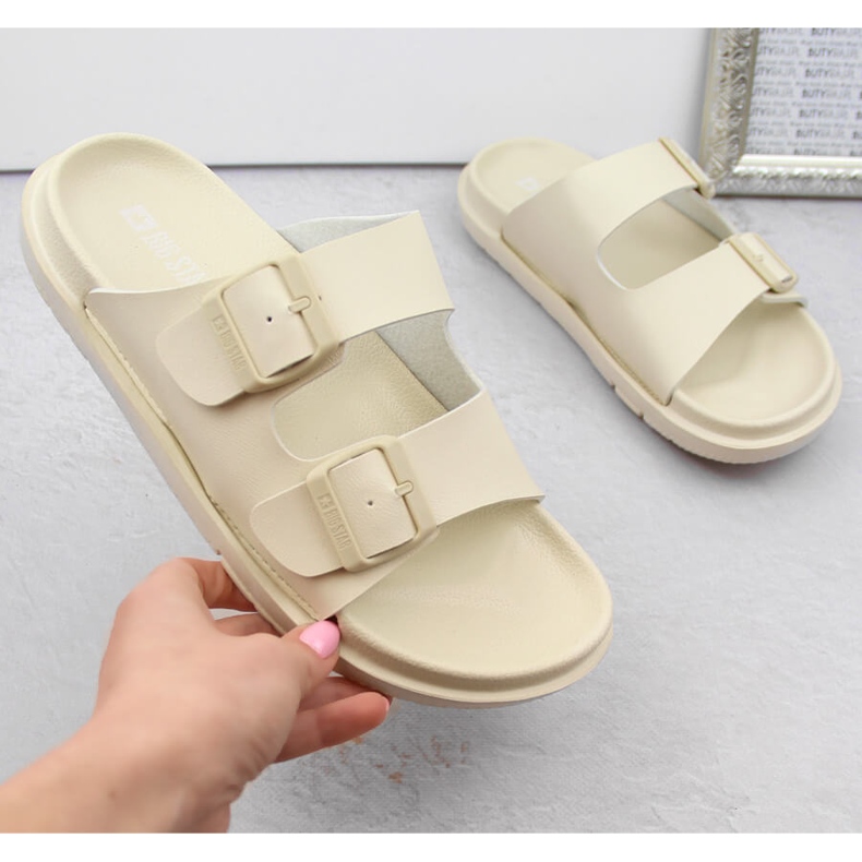 Beige women's foam flip-flops with buckles Big Star NN274A752 1