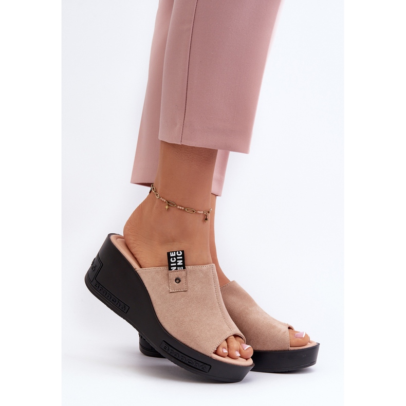 Vinceza Beige Vleni Women's Wedge Flip-Flops 2