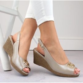 Women's wedge sandals with decoration, beige Vinceza 58300 1 Women's wedge sandals with decoration, beige Vinceza 58300 1