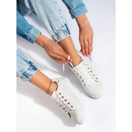 White lace-up sports shoes 1