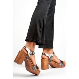 Metallic sandals with a wooden platform heel silver 1