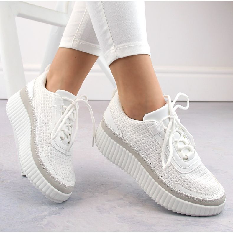 Women's platform sports shoes, white McBraun 23219 1 Women's platform sports shoes, white McBraun 23219 1
