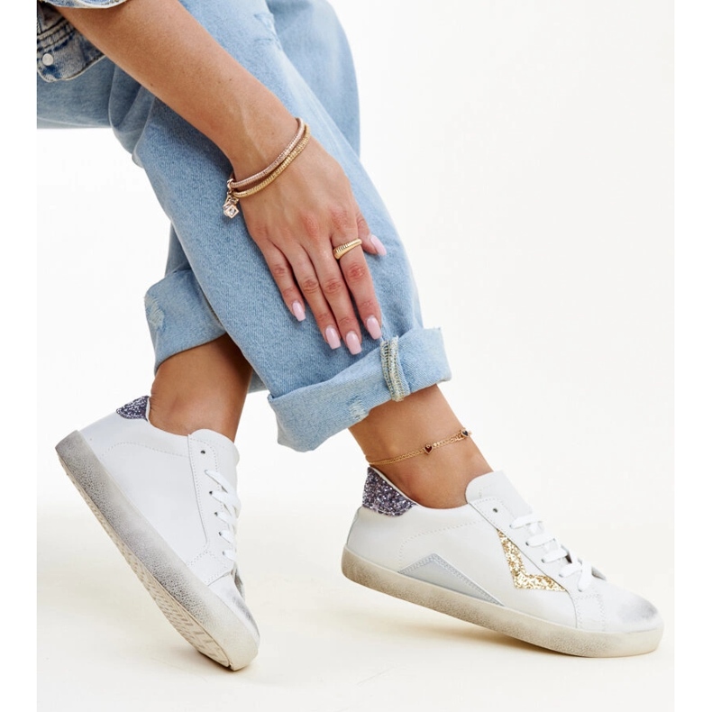 White sneakers with a worn effect by Gombol 1