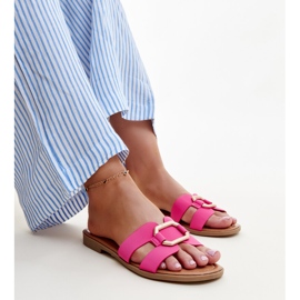 Dark pink flip-flops with a buckle from Isana 1
