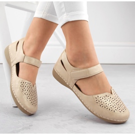 Women's comfortable full openwork sandals, beige eVento 7253 1