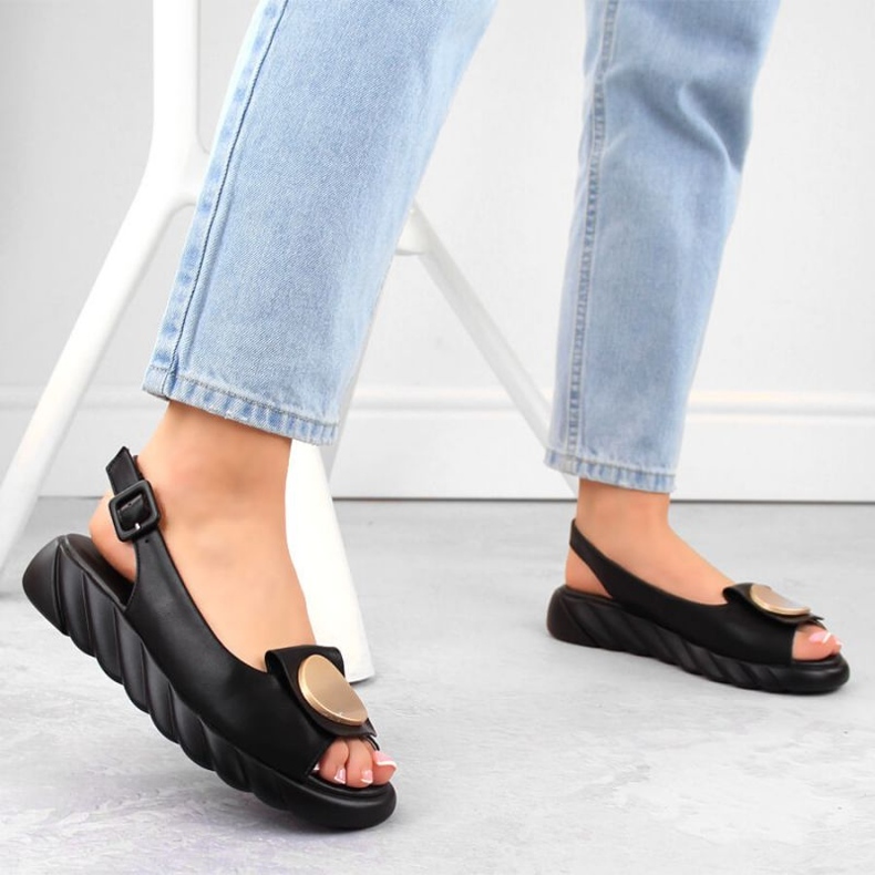 Comfortable leather sandals on the Artiker W HBH74A platform, black 1