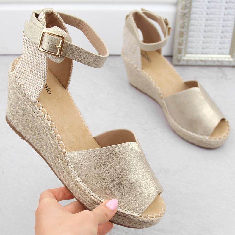 Women's sandals espadrilles on gold wedges eVento golden 2 Women's sandals espadrilles on gold wedges eVento golden 2