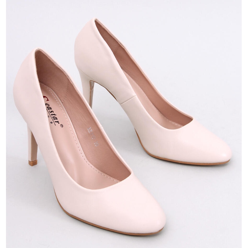 Linda Beige round toe pumps 1