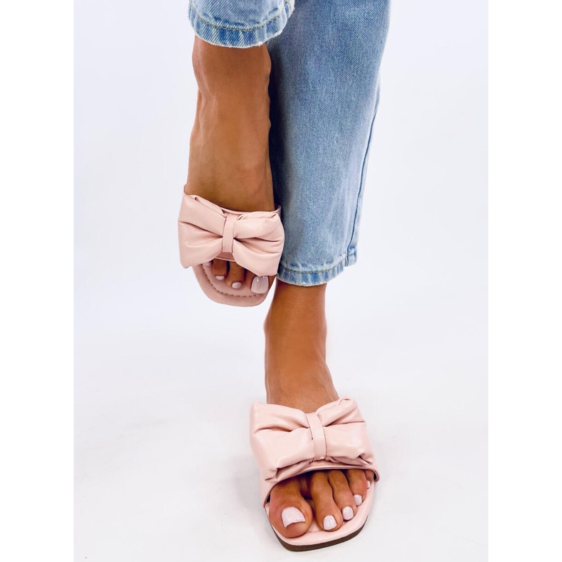 Mili Pink slippers with a bow 1