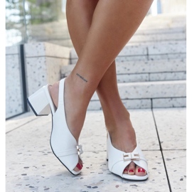 White sandals with Totana leather insole 1