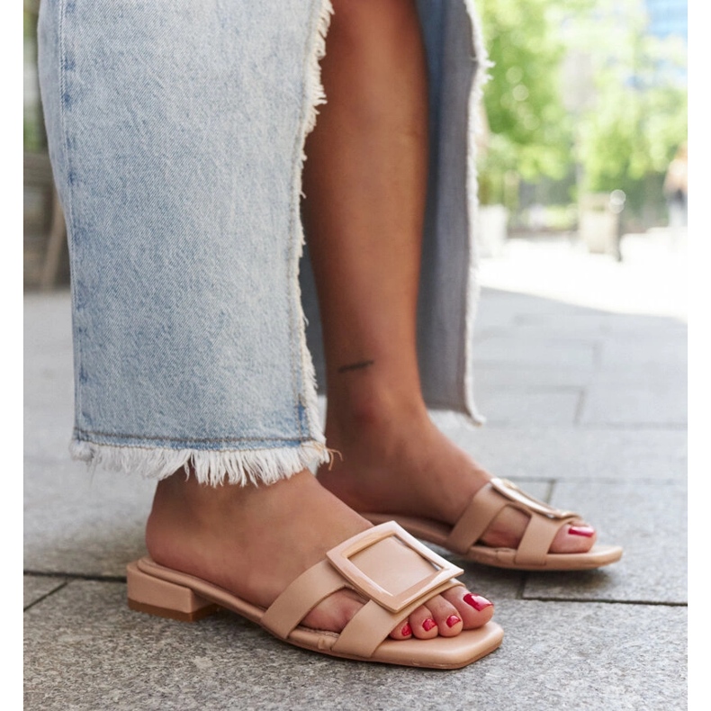 Beige flip-flops with a leather insert by Wilia 1