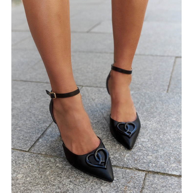 Pumps with a leather insert and a low Wasema stiletto heel black 1