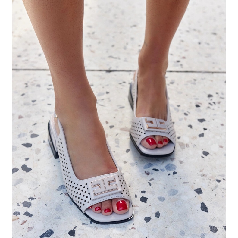 Openwork sandals on a massive Sajida block grey 1