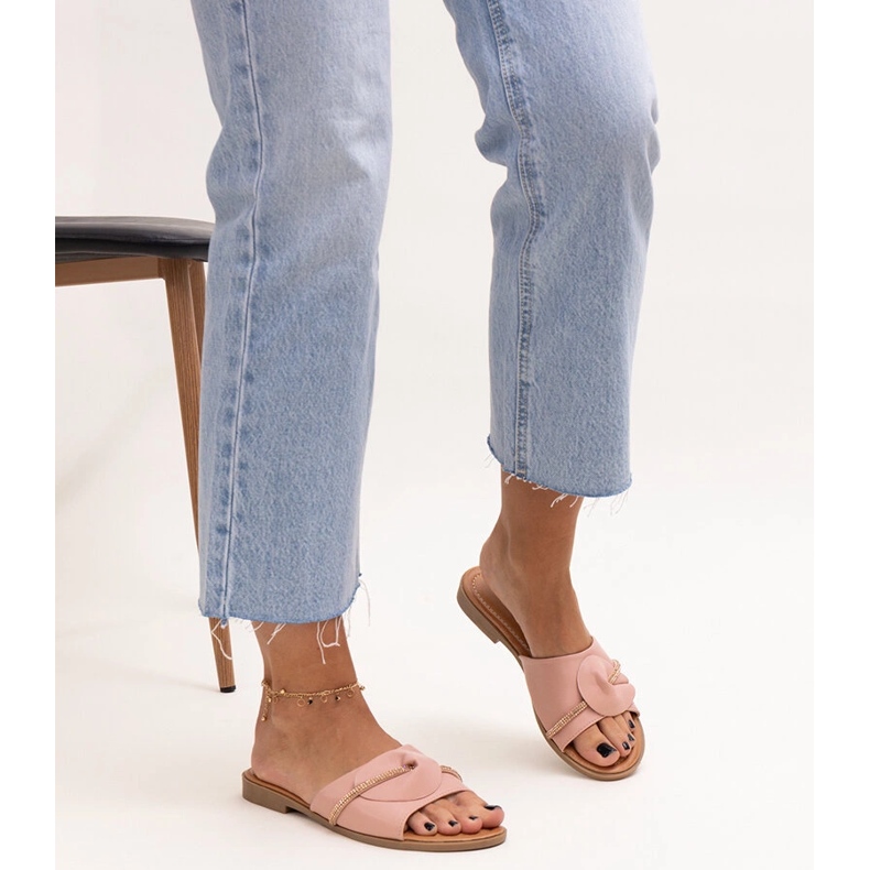 Hats decorated with a strap with Amari zircons pink 1