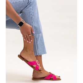 Caps decorated with a Salimba zircon clasp pink 1