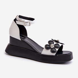 Women's Sandals On A Platform And Wedge With Flowers, White Foviana 1