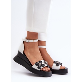 Women's Sandals On A Platform And Wedge With Flowers, White Foviana 2