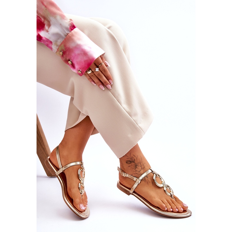 Flat -heeled Japanese sandals golden golden 5