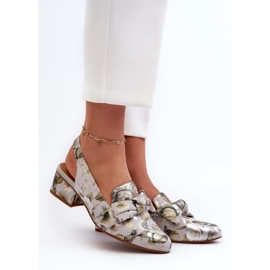 Women's Leather Low-Heel Sandals With Flowers Maciejka N6539-38 Green 2