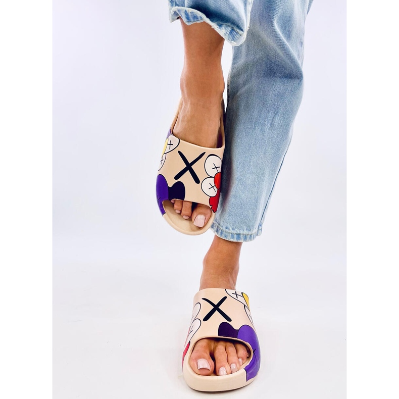 Slippers with a colorful Clancy Khaki print beige 1