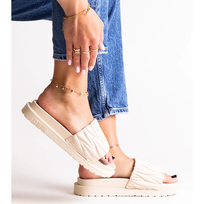 Beige flaps with ruffles Big Star NN274A746 1