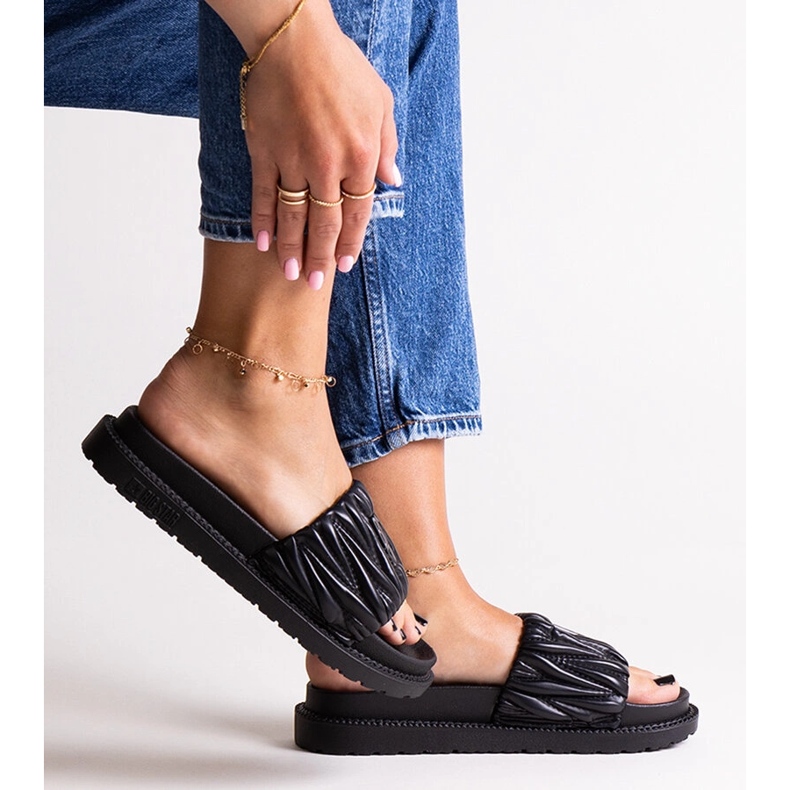 Black flaps with ruffles Big Star NN274A745 1