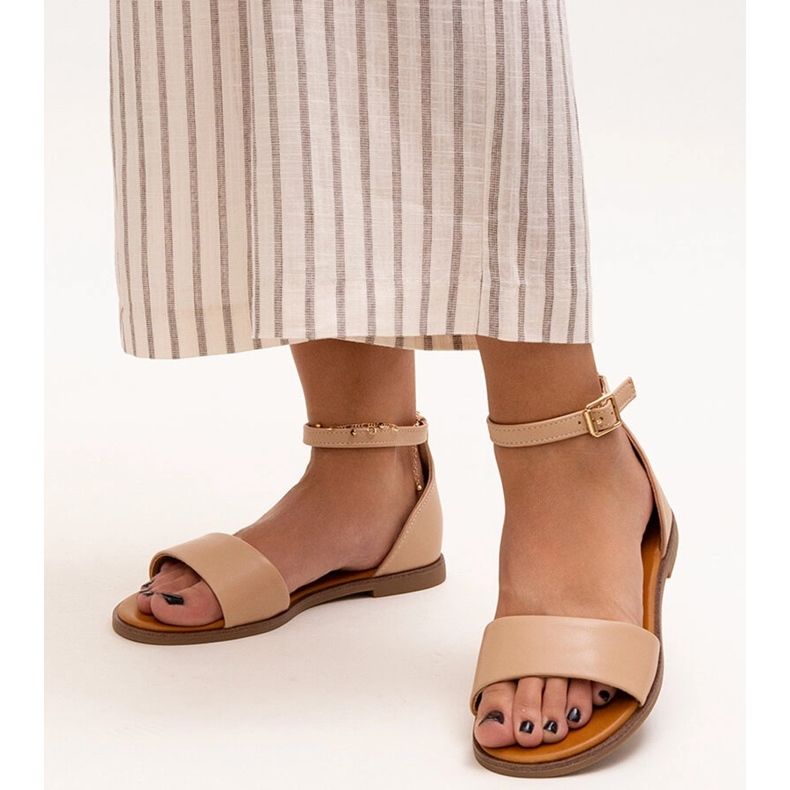 Evento Beige sandals with a closed heel from Sema 1