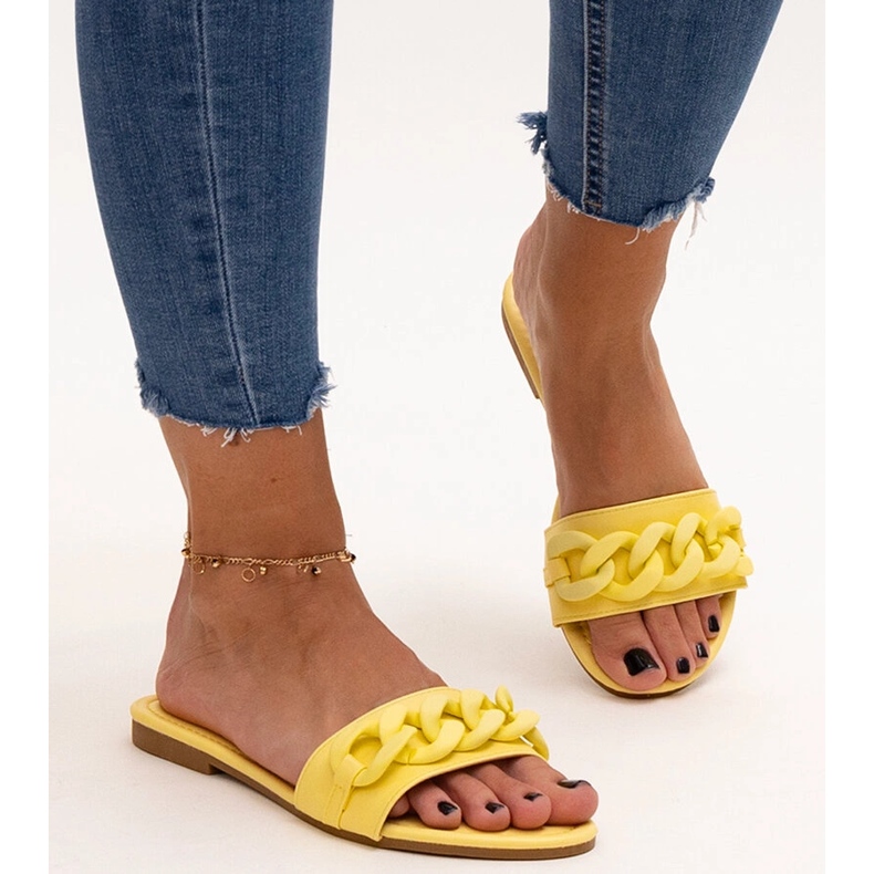 Yellow flip flops with a matte chain from Aliyan 1