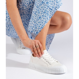 Comfortable women's white sneakers 1
